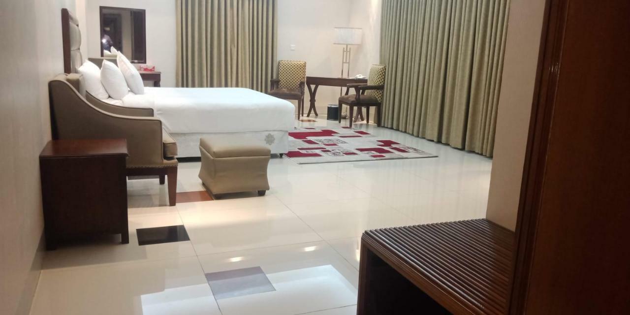 The Royal Paradise Dhaka Exterior foto
